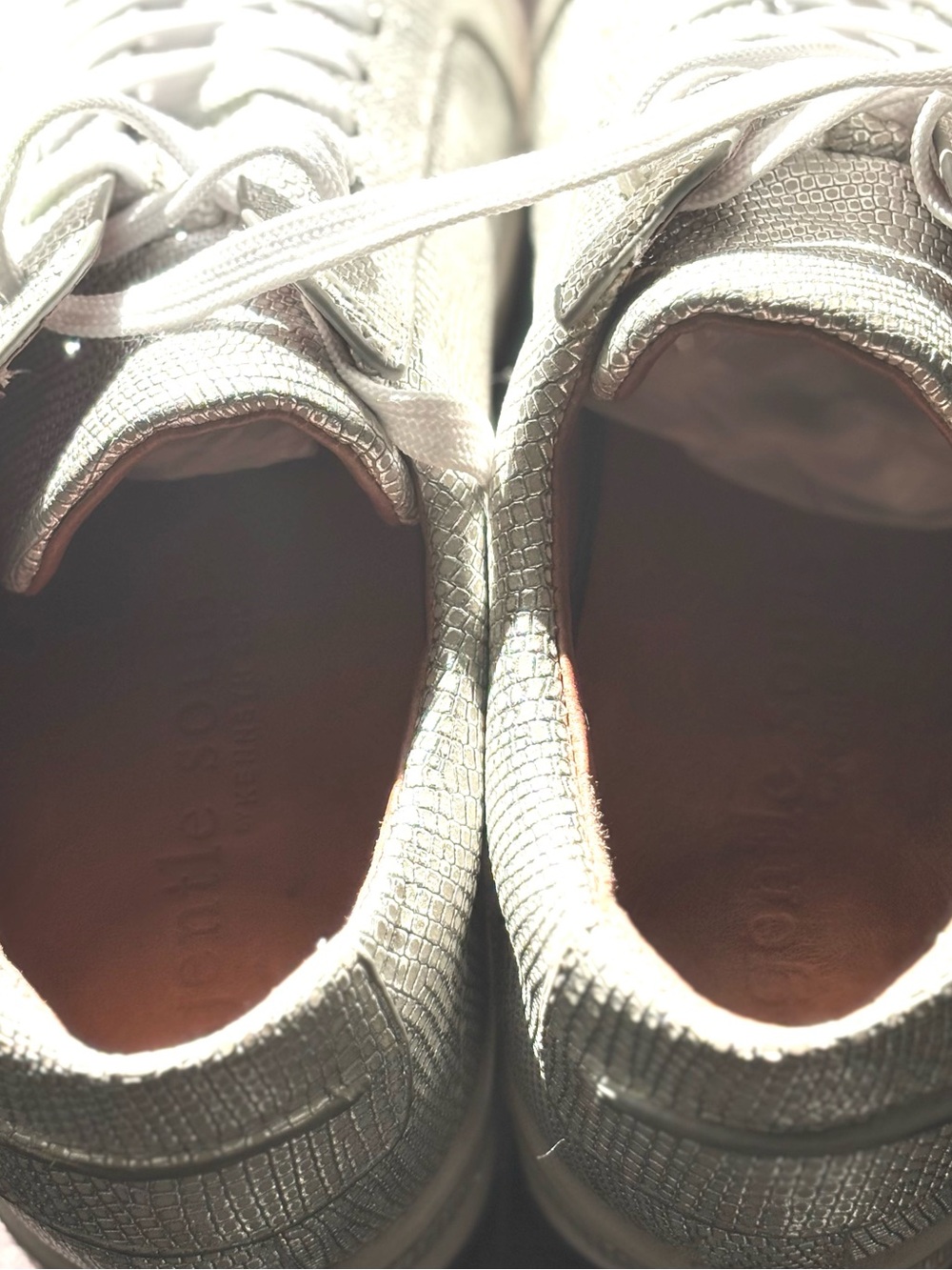 GENTLE SOUL  by Kenneth Cole  platform with silver lace up leather sneakers SZ 7 - Picture 8 of 10